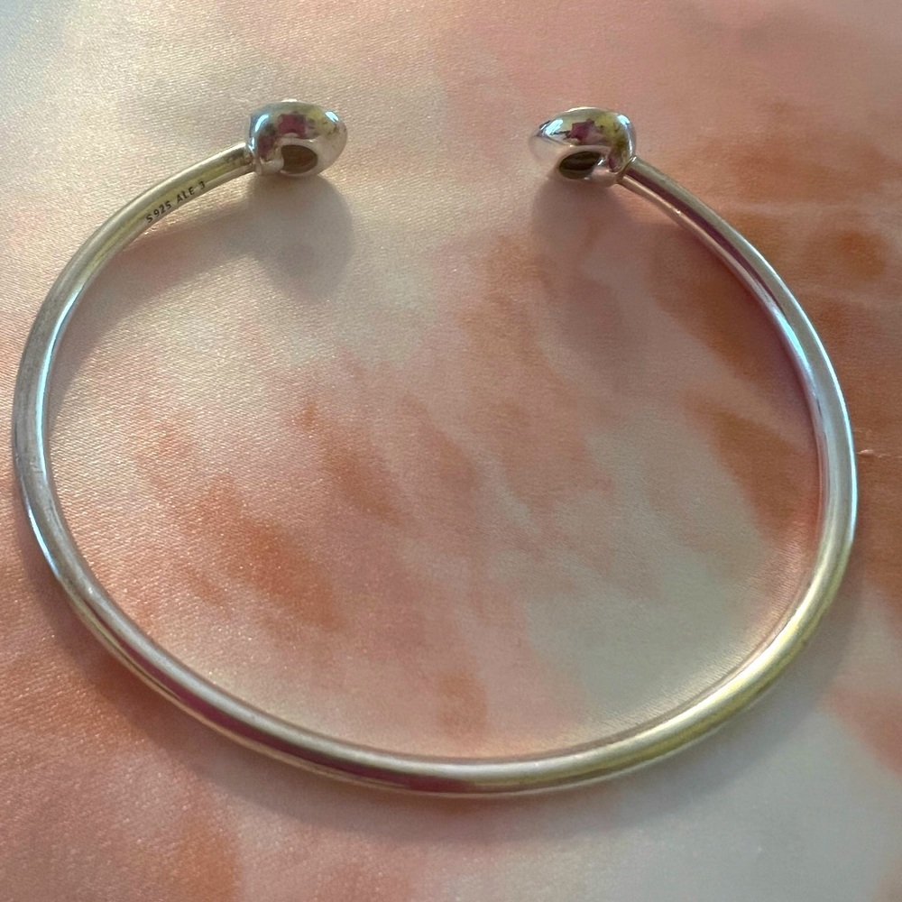 Elegant Sterling Silver Bangle Bracelet Over 9 Grams Marked 925 - Picture 3 of 6